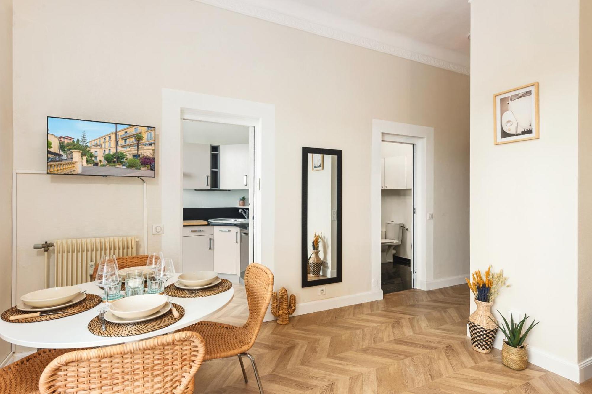 Апартаменты Mont Fleuri- Somptueux 2 Pieces - Parking - Ментона Экстерьер фото